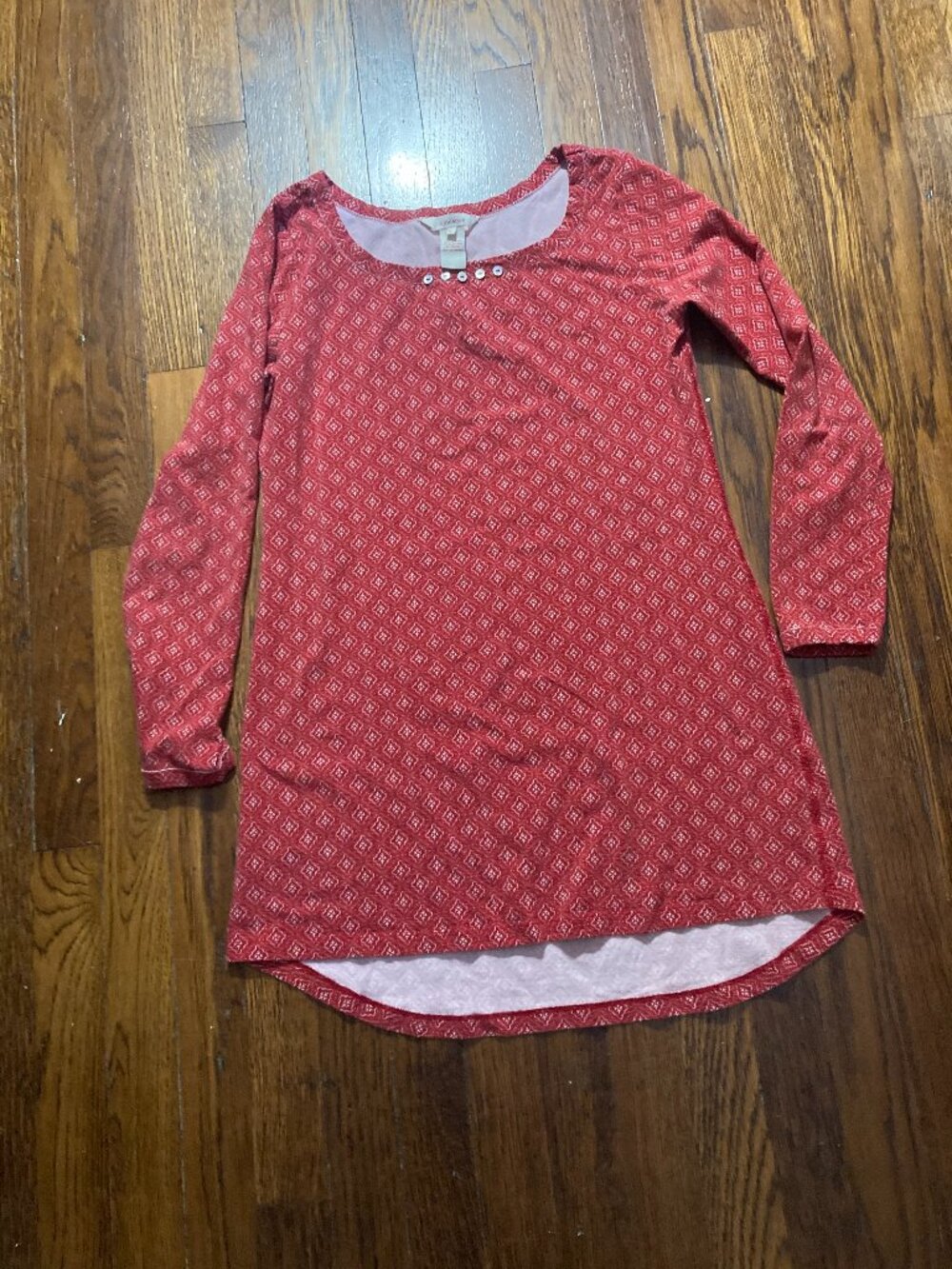 Sundance Red Long Sleeve Tshirt Sm w/buttons around neckline